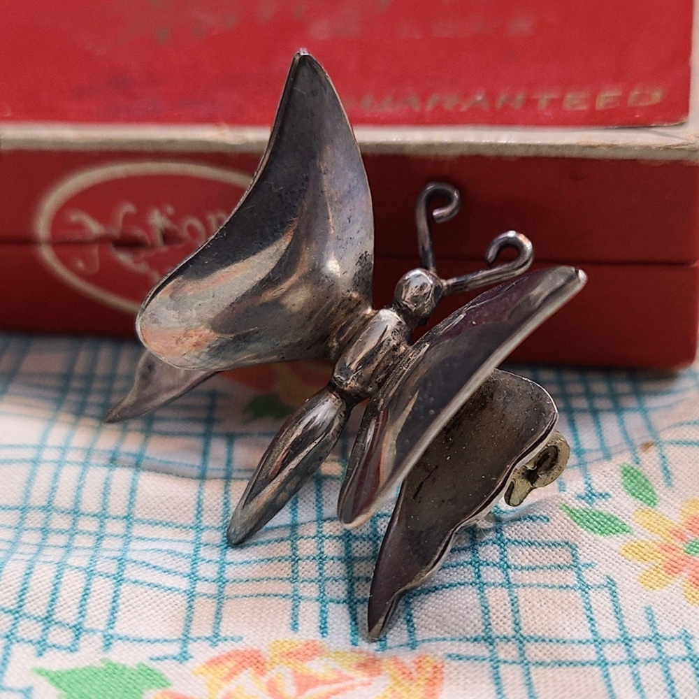 Antique 925 sterling silver butterfly 🦋 pin!